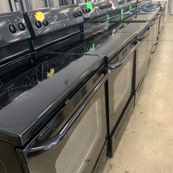 GE Eletric Stove Working Perfectly 4 Months Warranty 