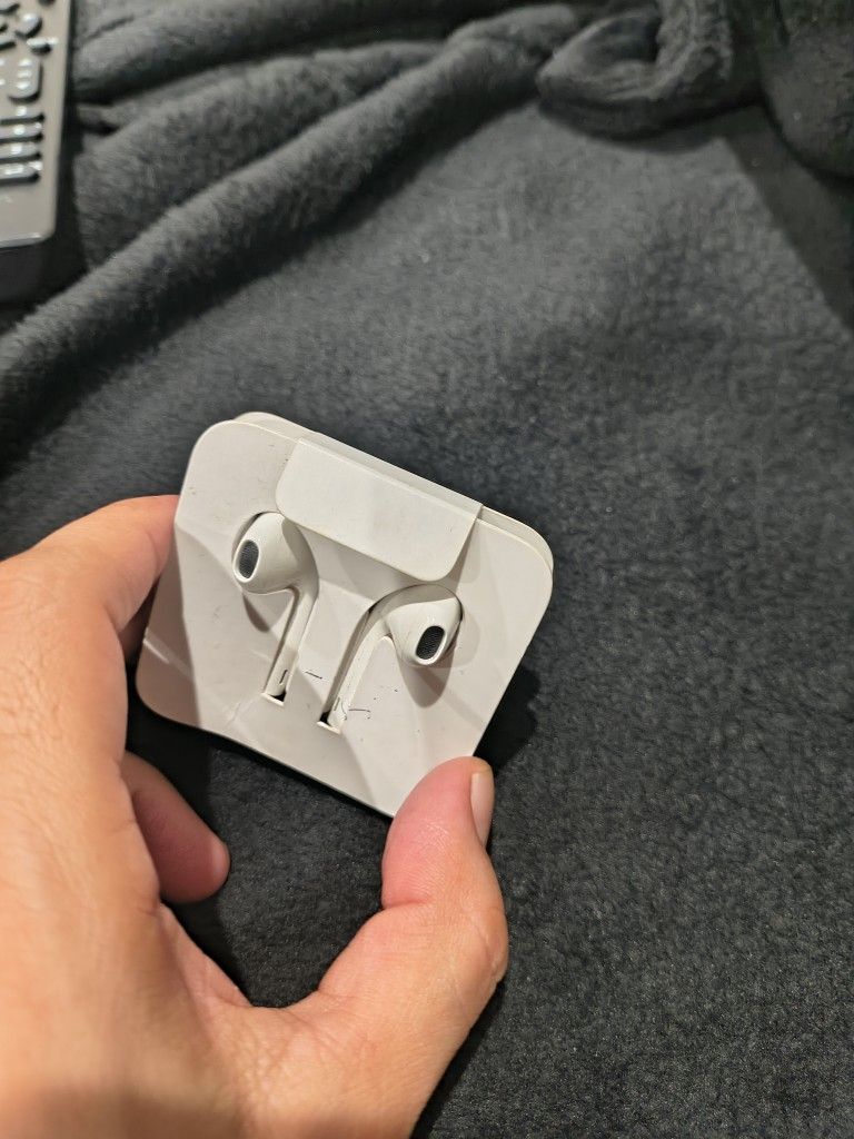 Original Apple iPhone EarPods Lightning Headset Earbuds Earphones Headphones New