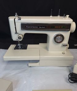 Kenmore Ultra-Stitch 12 sewing machine, 1595281 With Extras Clean & Works Smooth