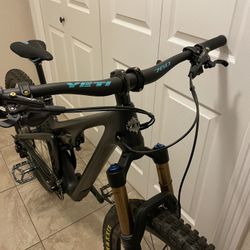 YETI Pro Mountain Bike