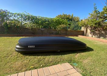 THULE Rooftop Cargo Box