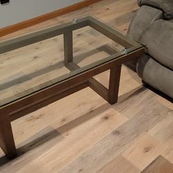 GLASS TOP COFFEE TABLE 