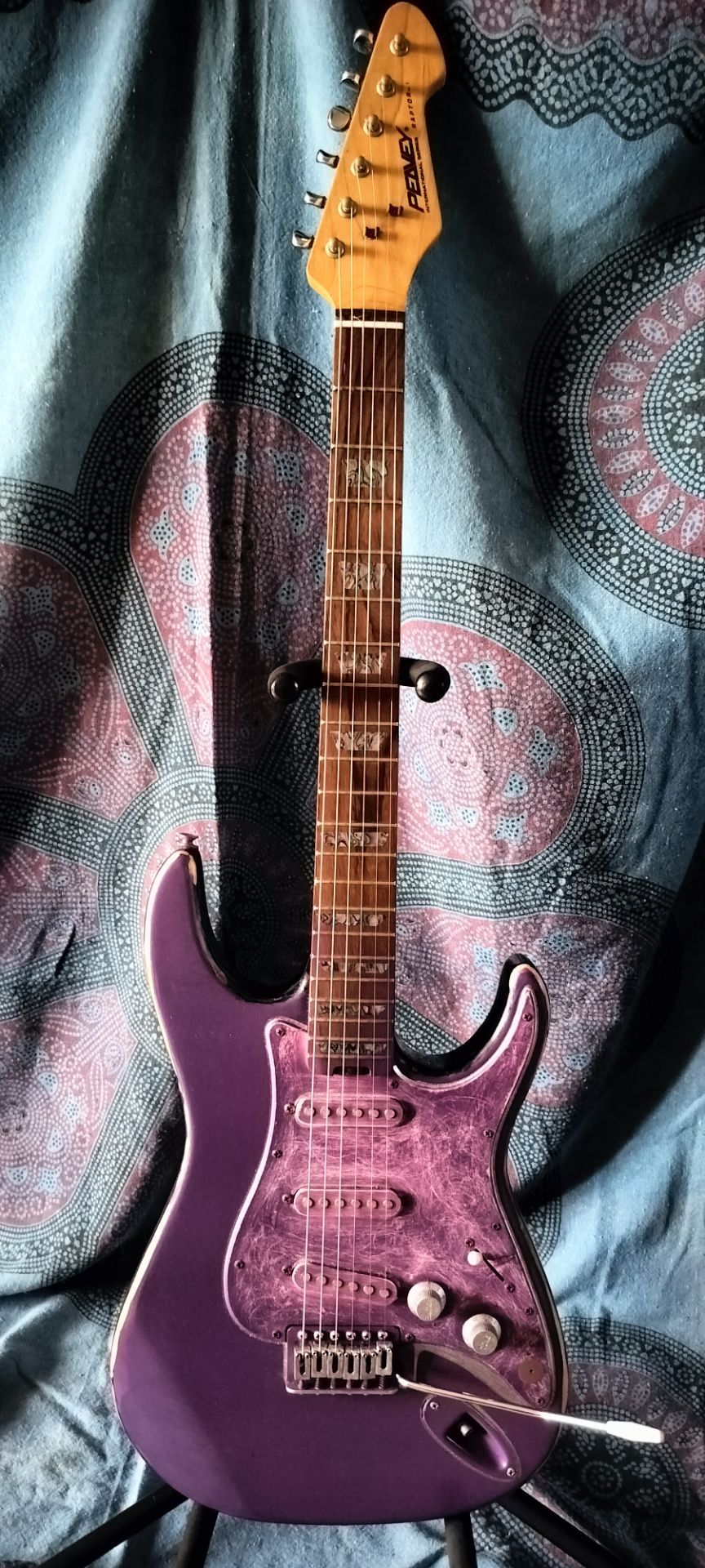 Vintage custom Peavey Raptor electric guitar with new bag and cable