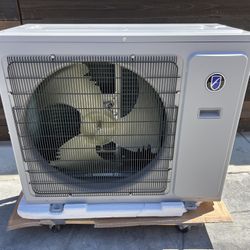 Nueva maquina friedrich mini-split heat pump condenser 24.000Btu/h solo es el motor necesita la cabesa pido $500 gracias 
