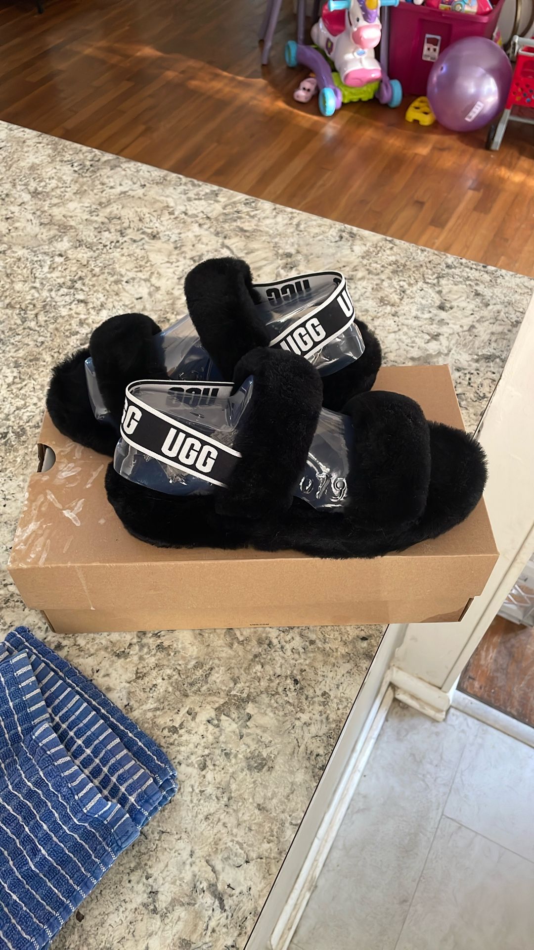 UGG slippers Women Size 8