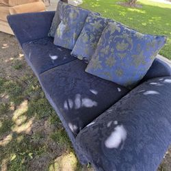 Free Couch 