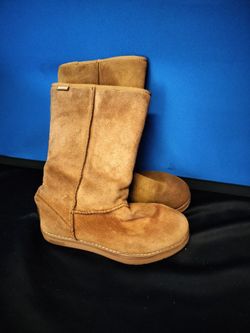 Sketchers Mid Calf Fur Boots (Size 6)
