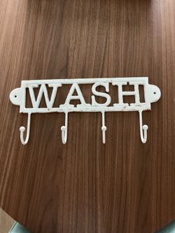 Iron towel wall mounted rack with 4 hooks