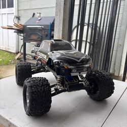 Traxxas Rc Car almost Perfect Condition And Very Lightly Used