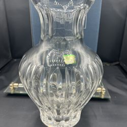 Marquis By Waterford Sheridan Crystal Vase in original box  Elevate your home decor with this Marquis by Waterford Sheridan Crystal Vase. This vase is