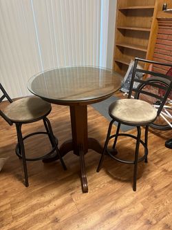 Pub table