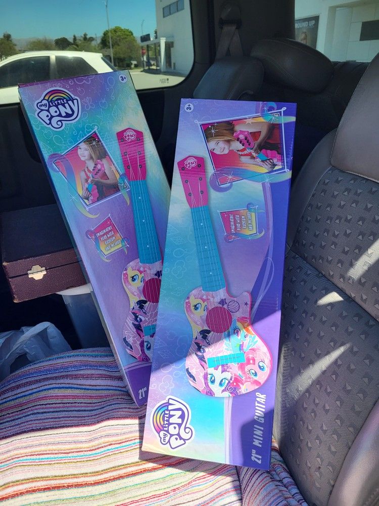Beautiful New Mini Pony Guitar
