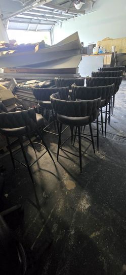 8 Bar stools chairs