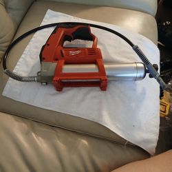 
Milwaukee
M12 12V Lithium-Ion Cordless Grease Gun (Tool-Only)
