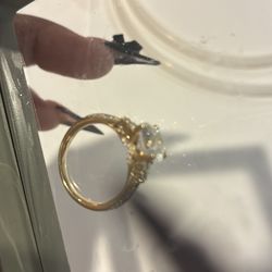Gold and lab grown diamond