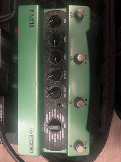 Line 6 DL4 Delay and Loop Pedal