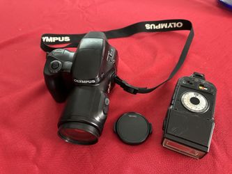 Olympus I5-3 DLX Camera With Flash And Case