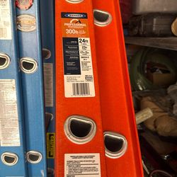 LADDER 24 Ft Werner Fiberglass
