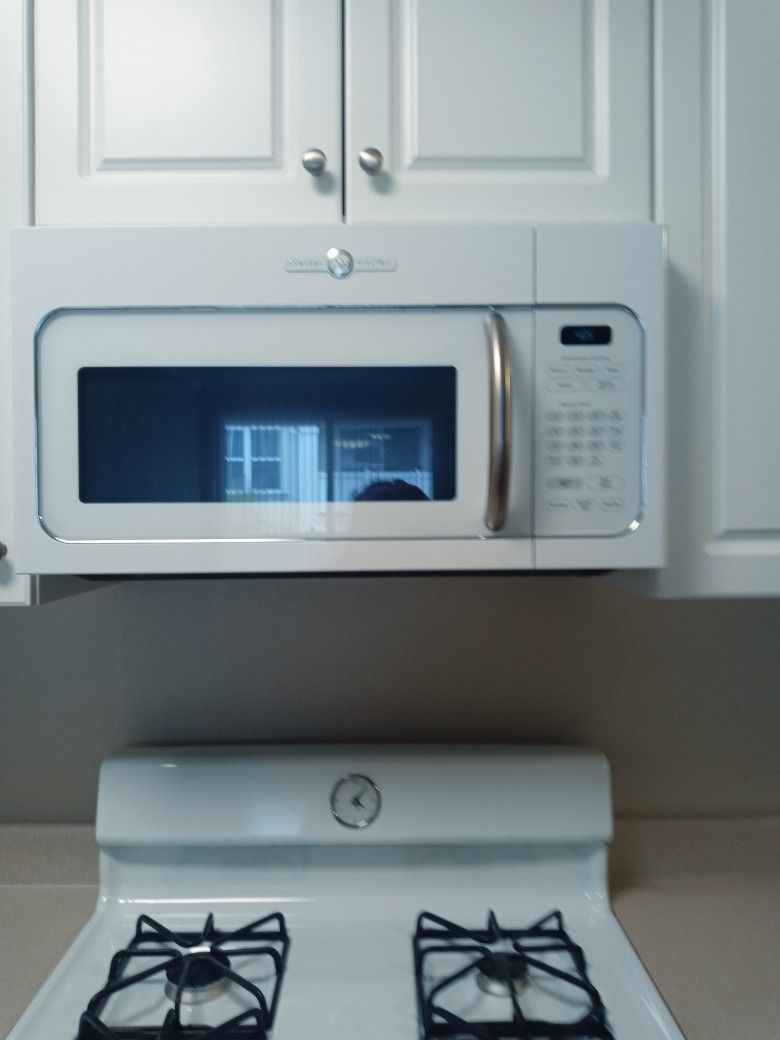 Microwave/brand new good condition