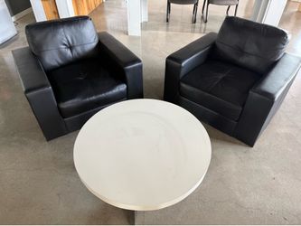 Lounge Chairs & Coffee Table