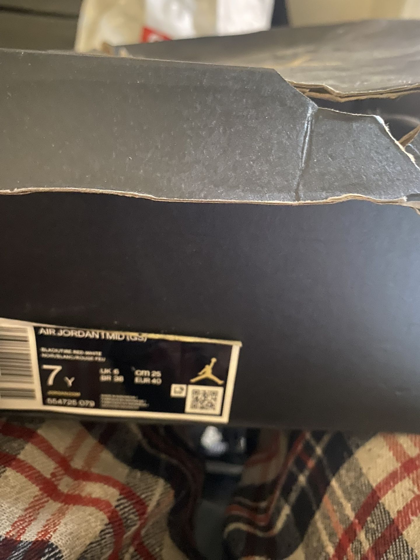 Air Jordan 1 Mid (GS) Size 7
