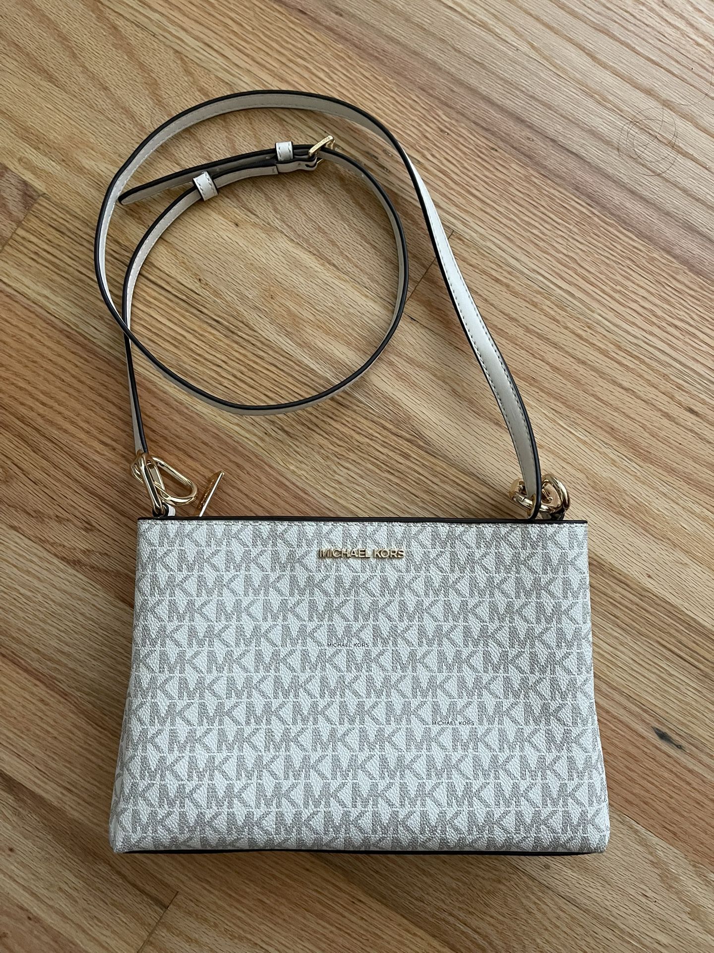 NWT- Michael Kors Trisha bag