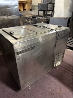 Used Master-Bilt commercial ice cream dipping cabinet