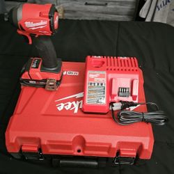 Milwaukee V18 Impact Drill Set