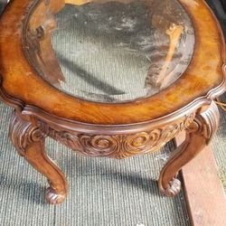 Oak coffee and end table