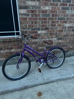 Huffy Sienna 24” G MLT SPD Comfort Bike Gloss Eggplant Purple