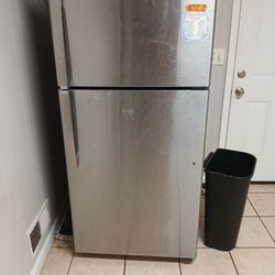 GE Refrigerator 