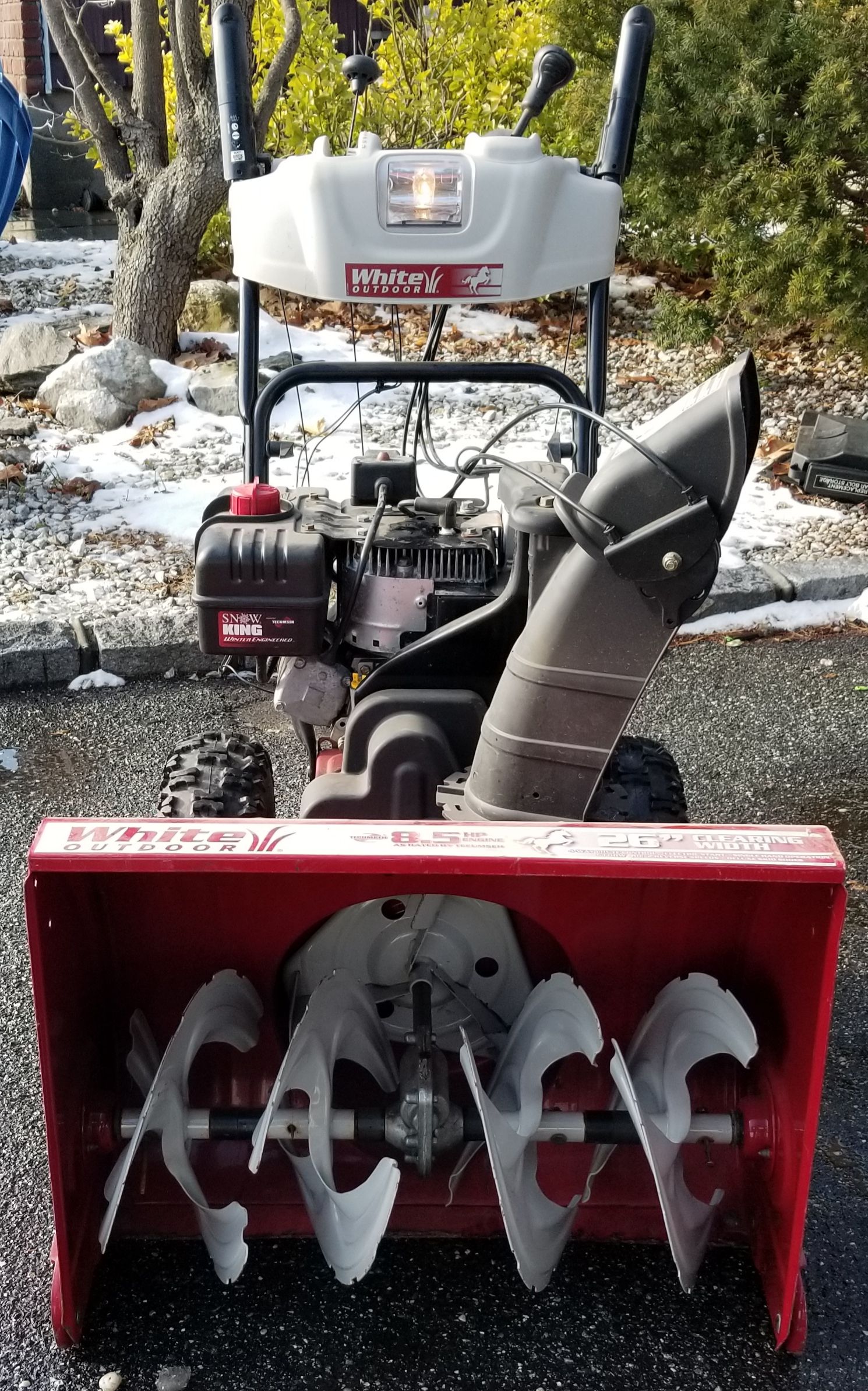 White Outdoor 8.5 HP 26" Snow Blower