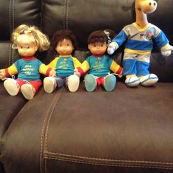 Rare Vintage 1983 Toys R Us Dolls Lot
