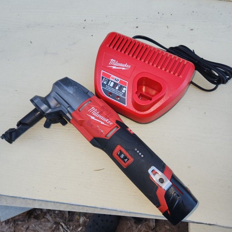M12 FUEL 16-Gauge Variable Speed Nibbler with 2.0 Ah Batt&Charger Used Good everything firm Price🛑