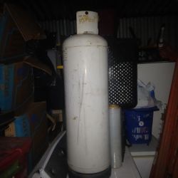 60 Lb / 15 Gallon Propane Tank