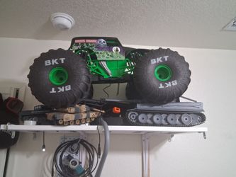Rc cars for sale and a hobby grade heng long 1/10 scale m1 tank