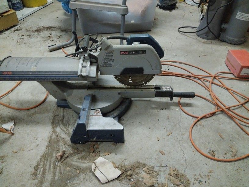 Ryobi 8 1/2 Sliding Compound Miter Saw