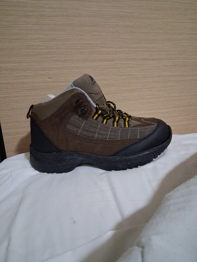 Ozark Trails Size 10 .5 