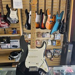 1995 USA Fender Standard Stratocaster - Black