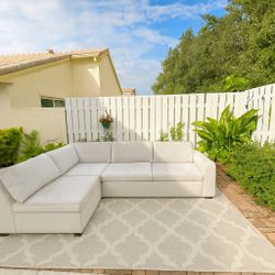 ✨ Light Gray Modern Sectional Sofa – Excellent Condition! ✨