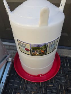 Chicken waterer 5 gal