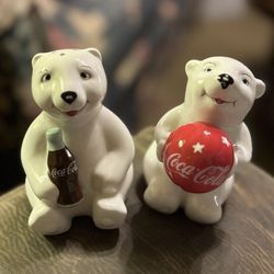 Play Time Cubs Coke Polar Bear Salt & Pepper Shakers