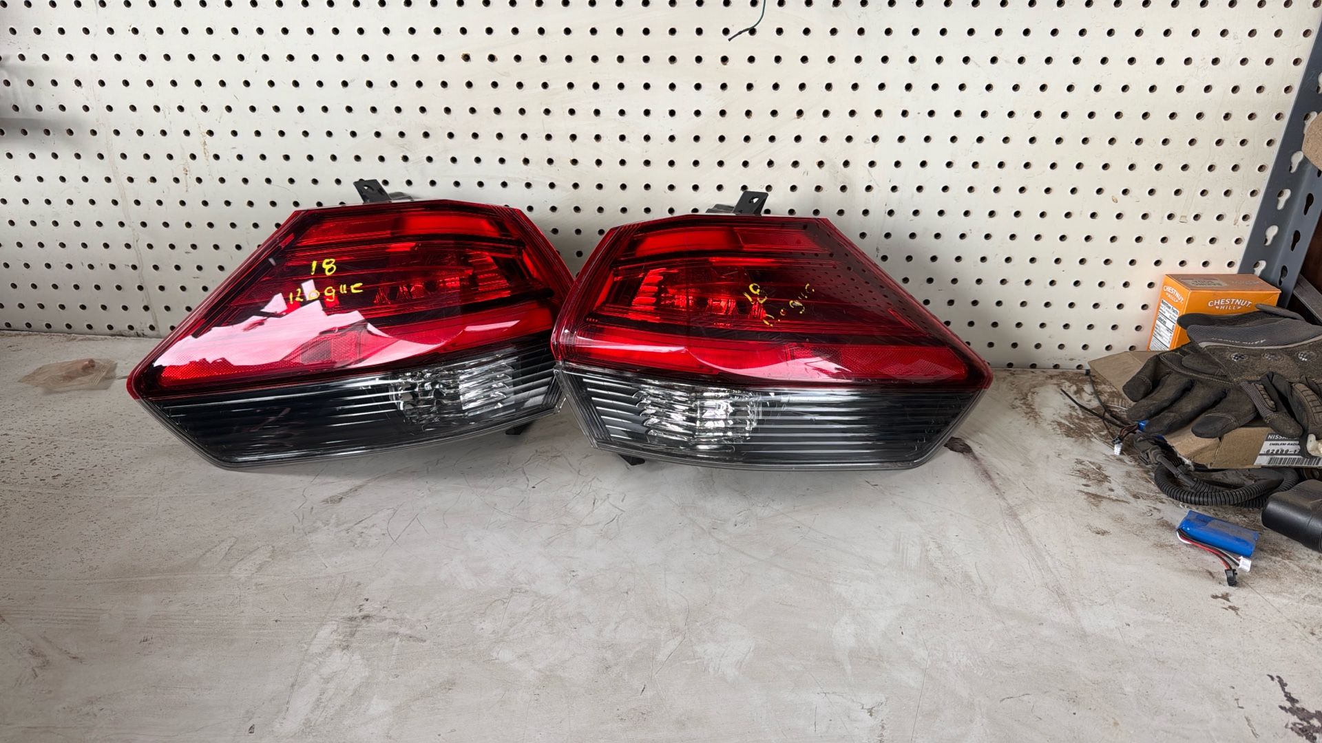2018-2020 Nissan Rogue - Tail Lights OEM