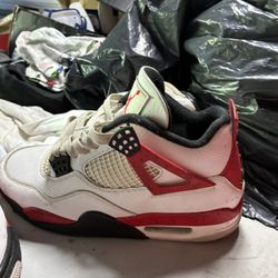 Fire Red Jordan 4