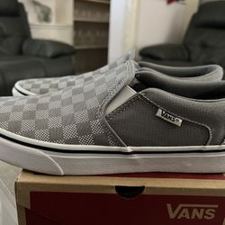 Vans Checker Size 9 