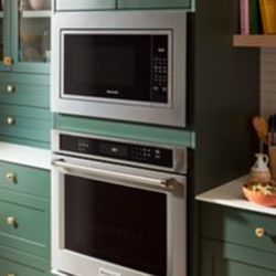 *BRAND NEW Whirlpool* 
27 in. Trim Kit for 1.6 Cu. Ft. Countertop Microwave,