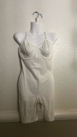 38D White faja