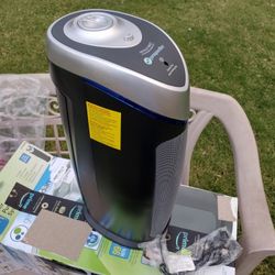 GermGuardian 4-In-1 HEPA Air Purifier for Home, Large Rooms Up To 743 Sq. Ft. with HEPA Air Filter, UV-C Light & Odor Reduction, AC4825E, 22" Tower, G