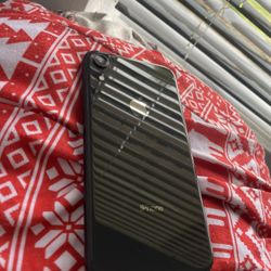 iPhone XR (perfect Condition, No Scratches Or Scrapes)