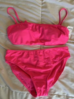 NWT Women’s pink Bikini Swim Suit Size Medium $15